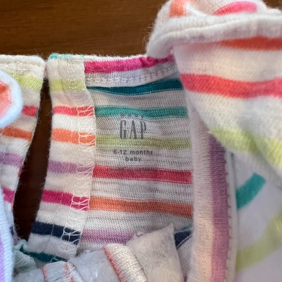 ❌SOLD❌Baby Gap striped bubble with “M” embroidery - Picture 3 of 3